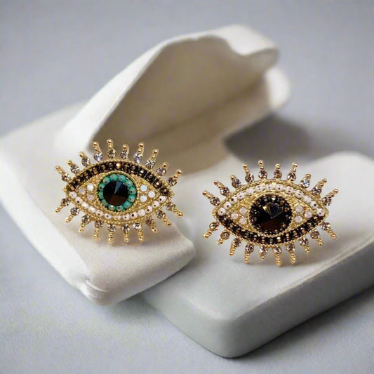 Glamour Gaze Brooch Set